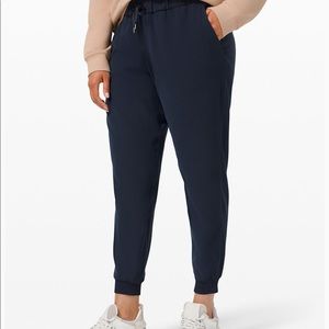 Lululemon on the fly navy woven joggers
